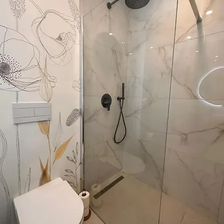 Desibu Collection - The Pearl St Julian's Apartment *