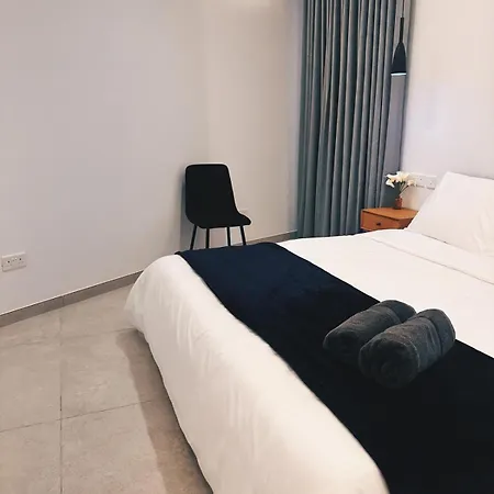 Desibu Collection - The Pearl St Julian's Apartment