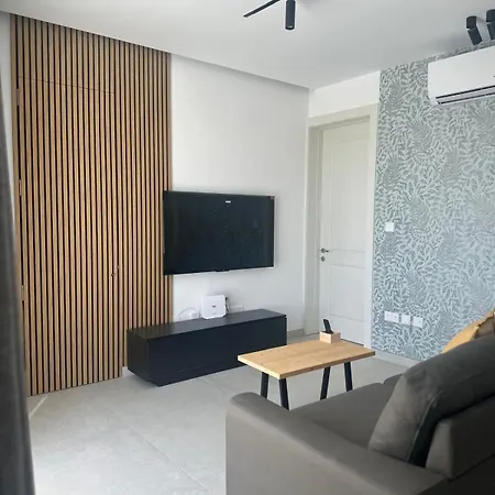 Desibu Collection - The Pearl St Julian's San Ġiljan