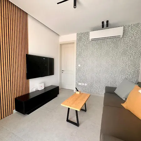 Desibu Collection - The Pearl St Julian's *