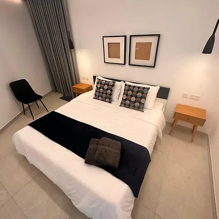 Desibu Collection - The Pearl St Julian's