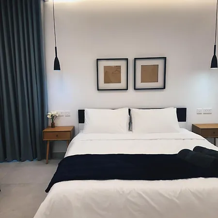 Desibu Collection - The Pearl St Julian's