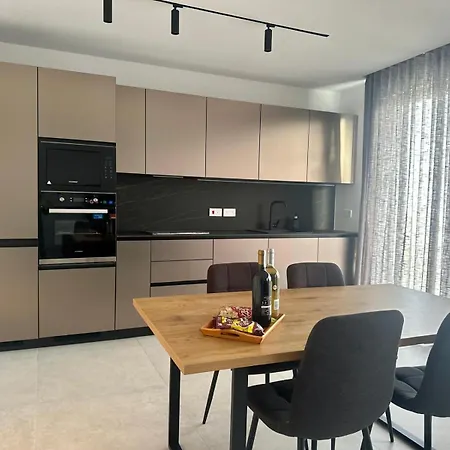 Desibu Collection - The Pearl St Julian's San Ġiljan