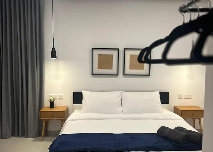 Desibu Collection - The Pearl St Julian's アパート *