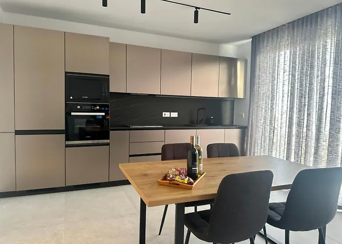 Desibu Collection - The Pearl St Julian's Saint Julian's