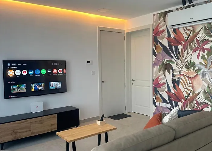 Desibu Collection - The Pearl St Julian's *