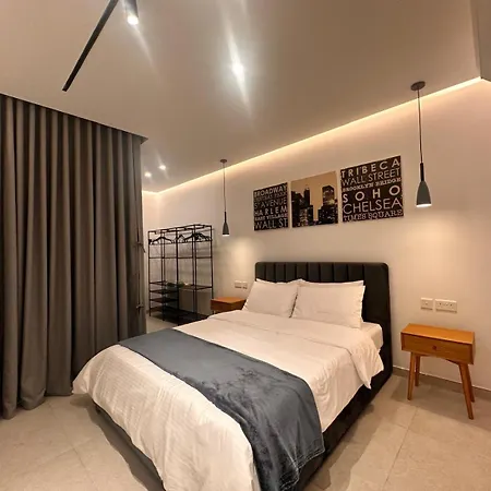 Desibu Collection - The Pearl St Julian's *