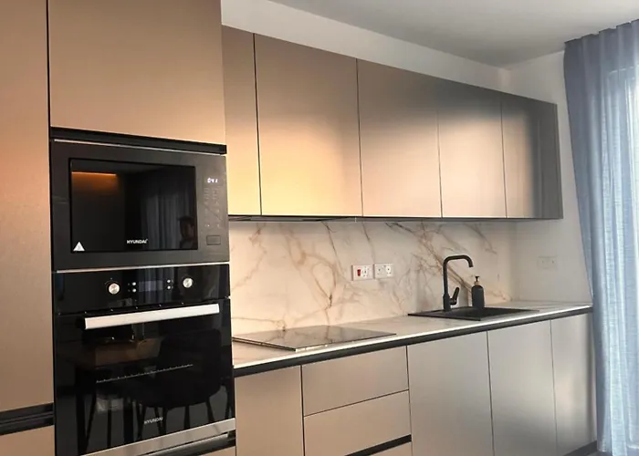 Desibu Collection - The Pearl St Julian's Apartment *