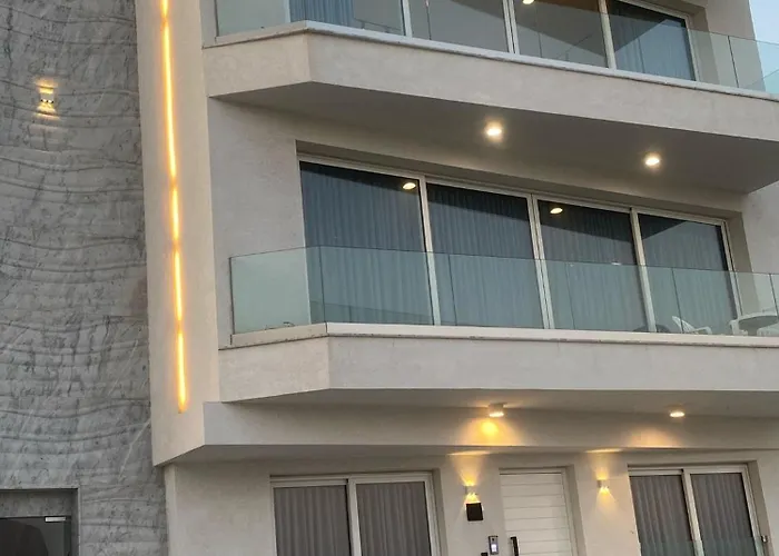 Apartment Desibu Collection - The Pearl St Julian's